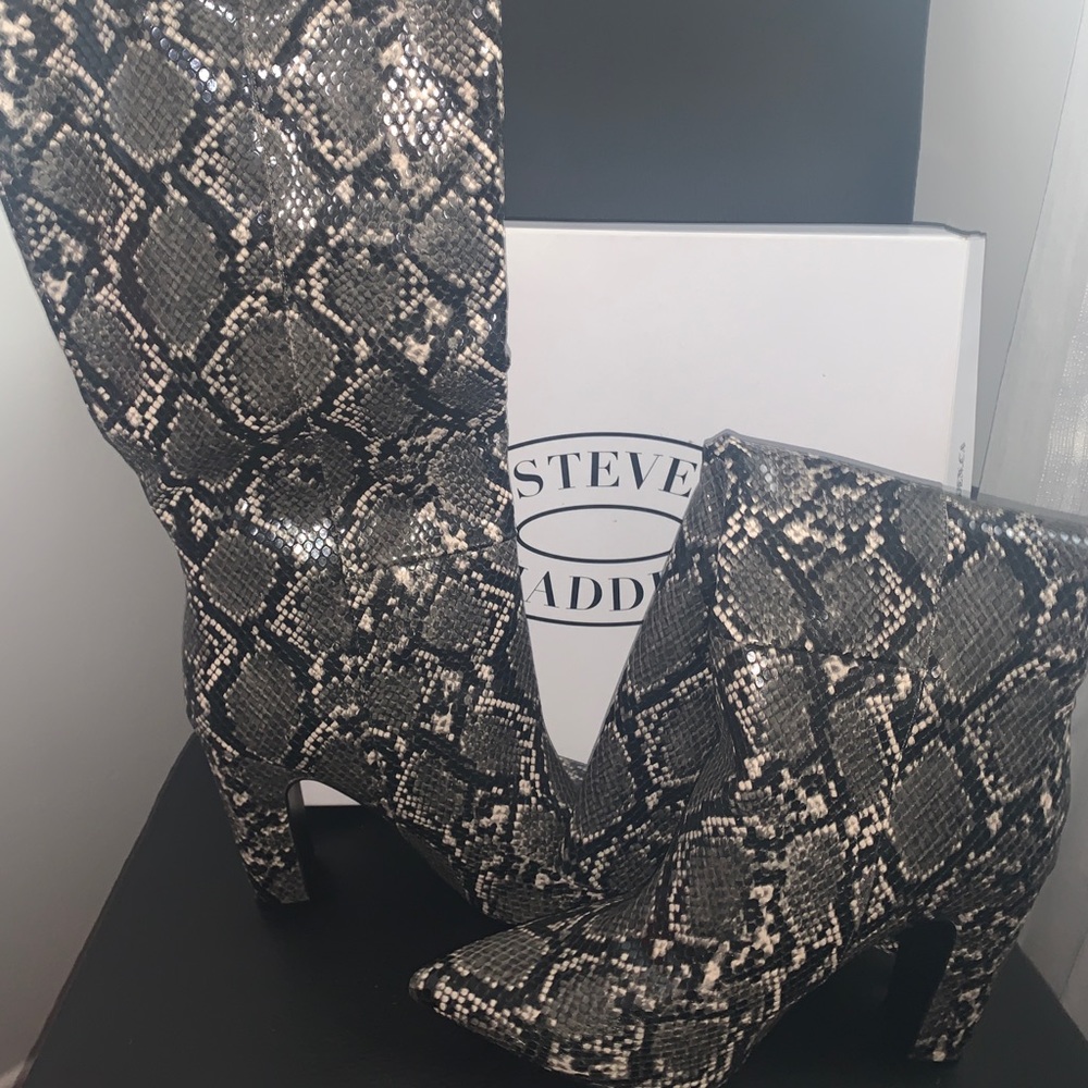 Steve Madden Booties - Picture 2 of 3
